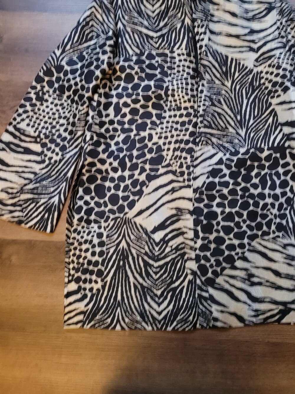 Dolce and Gabbana iconic Y2K silk animal print tunic - Picture 14 of 15